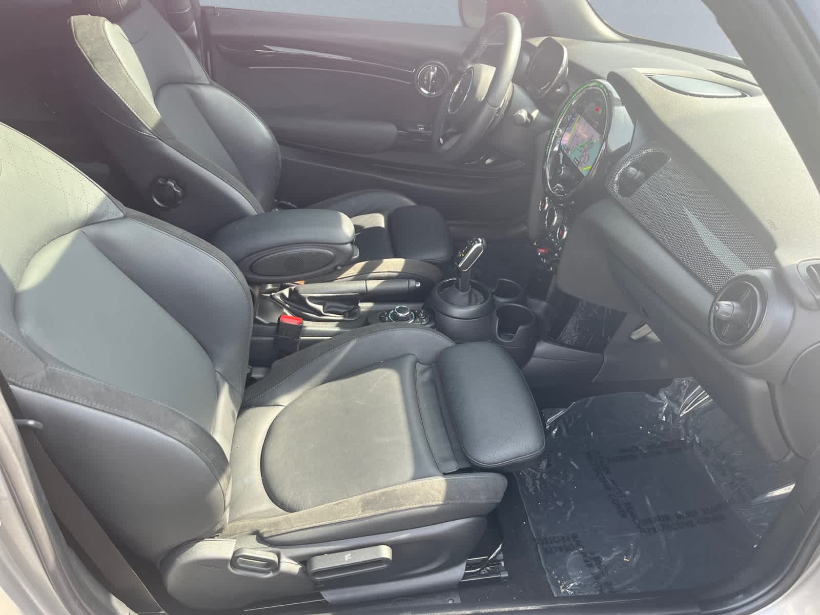 used 2024 MINI Hardtop 2 Door car, priced at $29,998