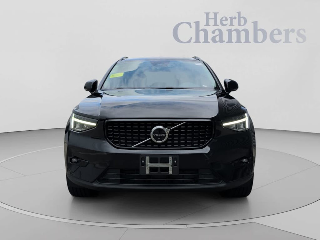 Used 2024 Volvo XC40 B5 Plus Dark SUV