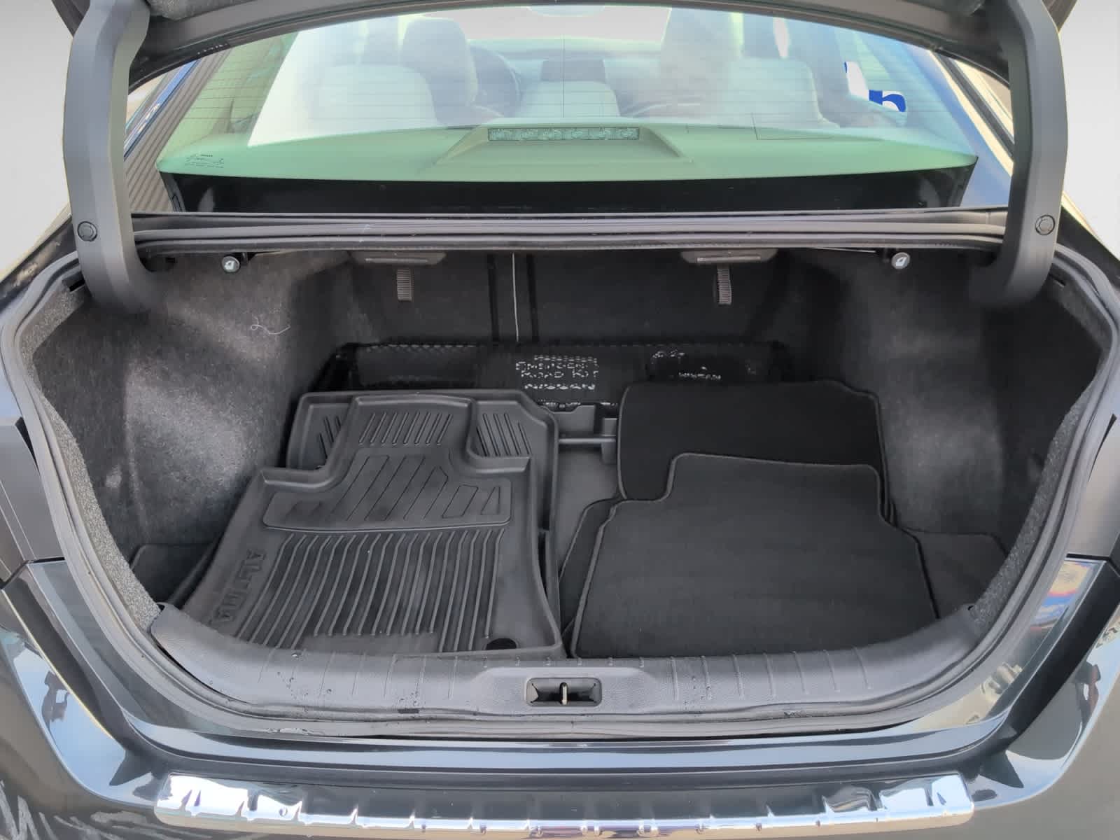 2021 Nissan Altima 2.5 Platinum photo 4