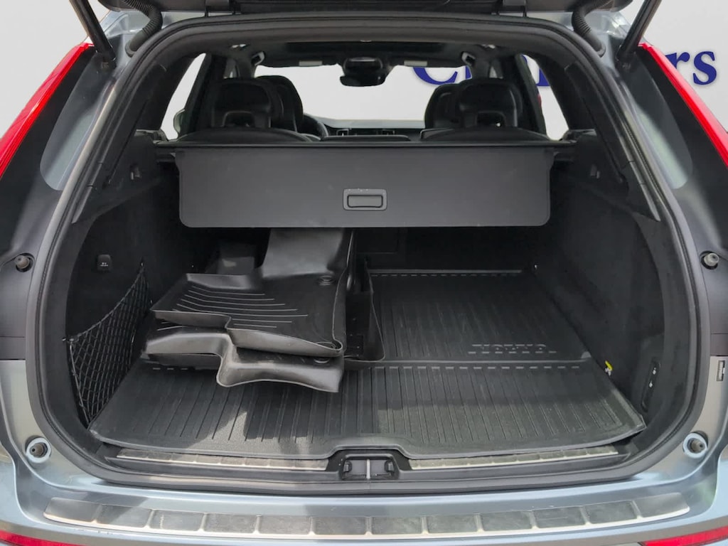 Used 2018 Volvo XC60 Hybrid T8 R-Design SUV