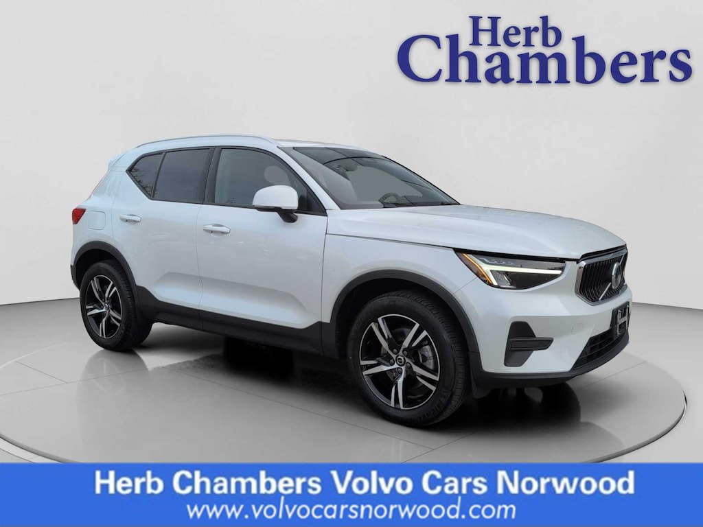 Certified 2023 Volvo XC40 B4 FWD Core SUV
