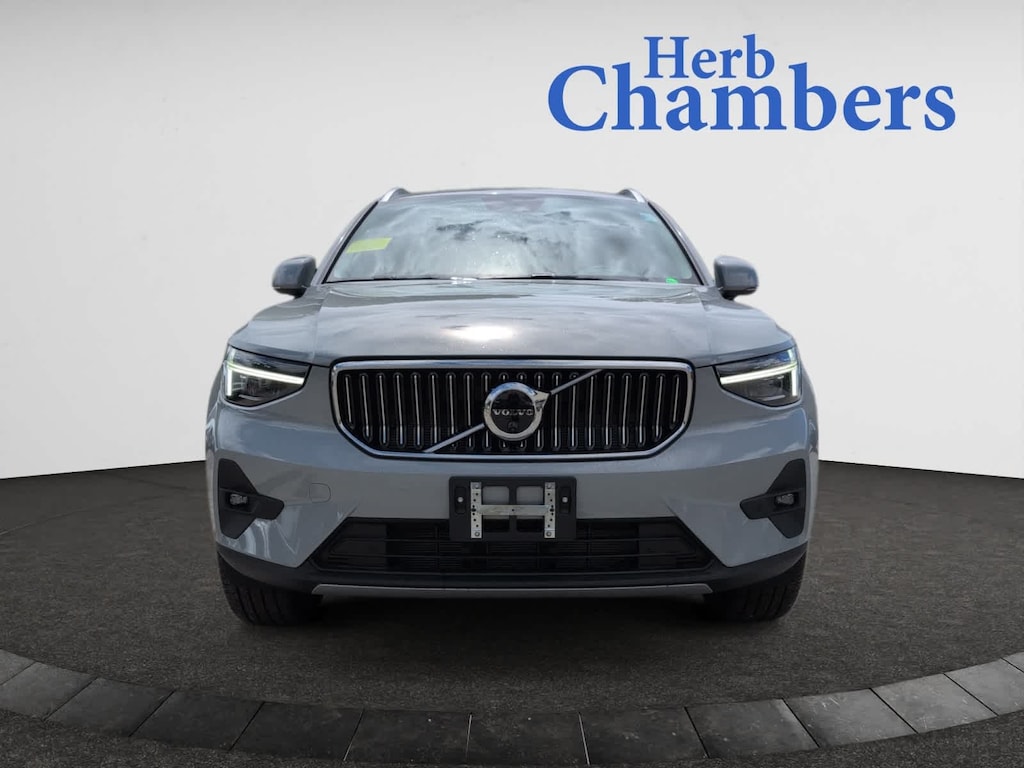 Used 2025 Volvo XC40 B5 Ultra Bright Theme SUV