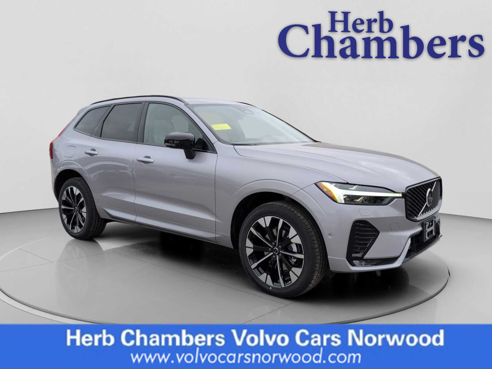 2026 Volvo XC60 Plus's photo