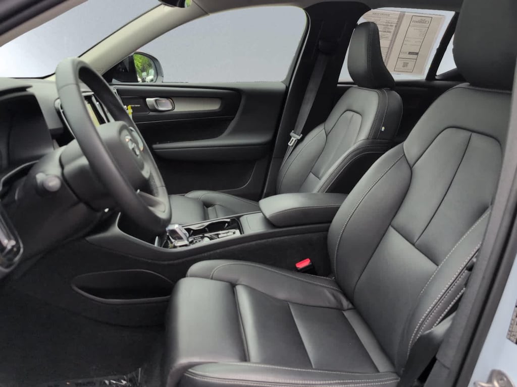 Used 2024 Volvo XC40 B5 Ultimate Dark SUV
