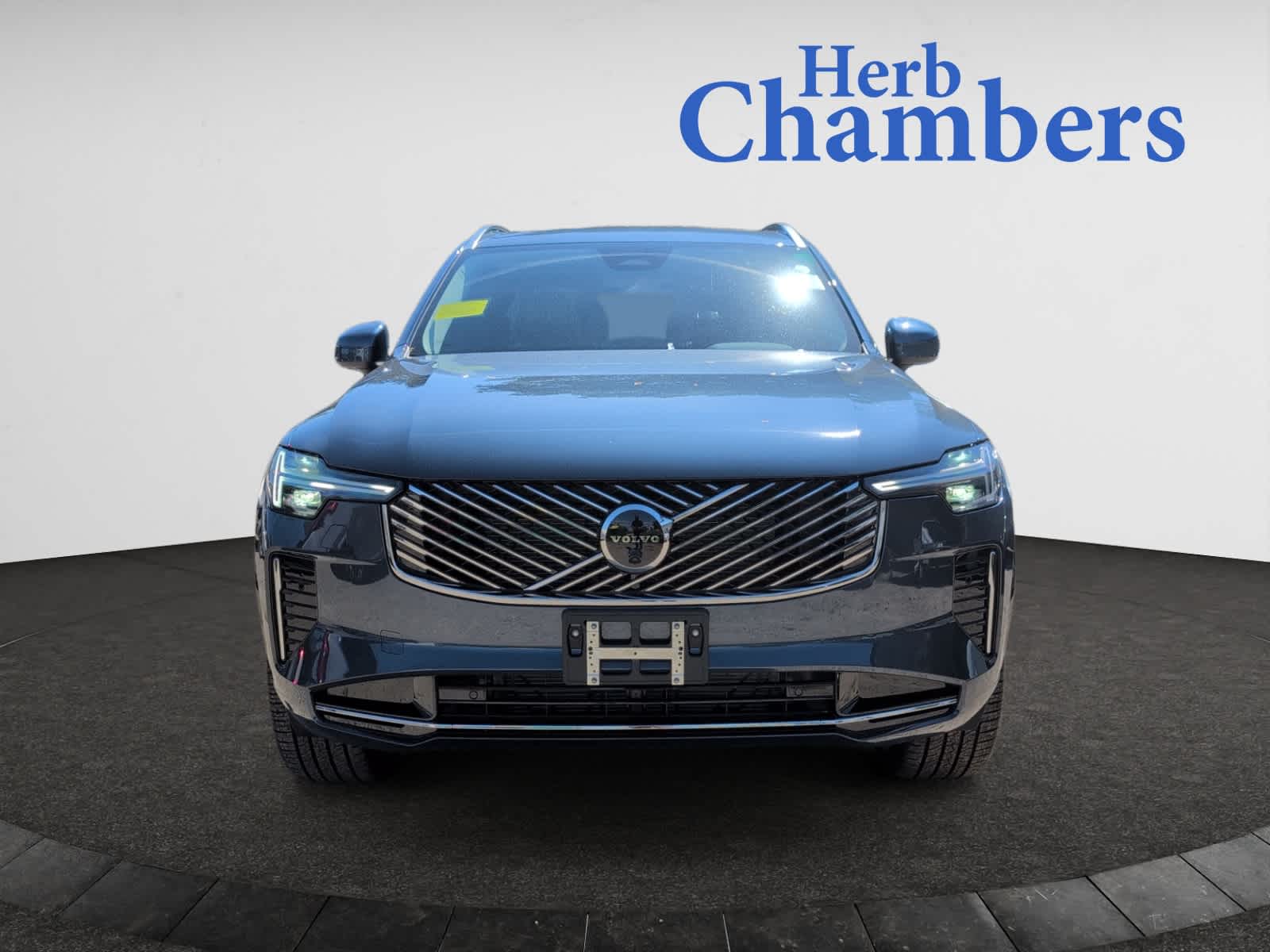 2026 Volvo XC90 Plus photo 2