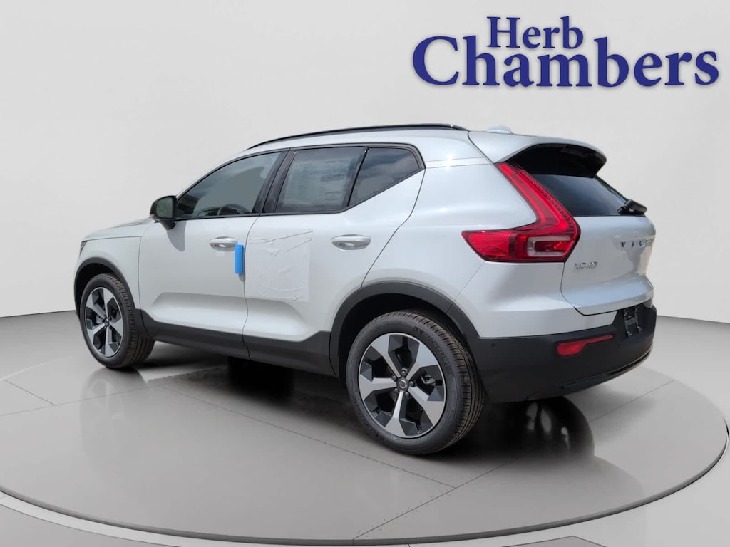 New 2026 Volvo XC40 B5 Plus SUV