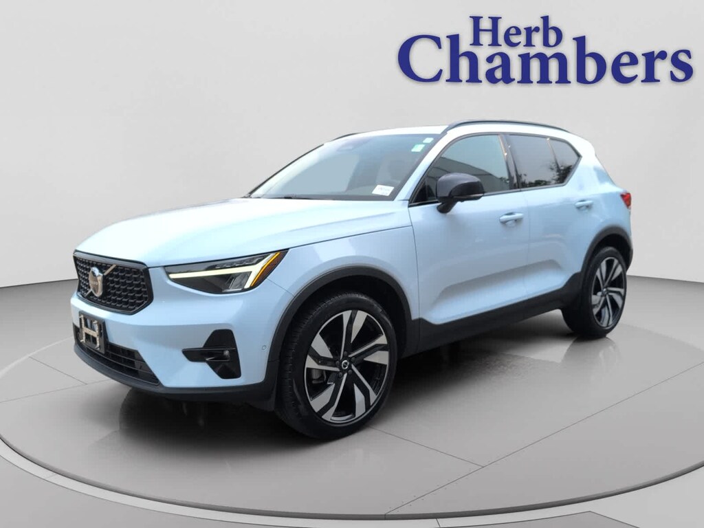 Used 2024 Volvo XC40 B5 Plus Dark SUV