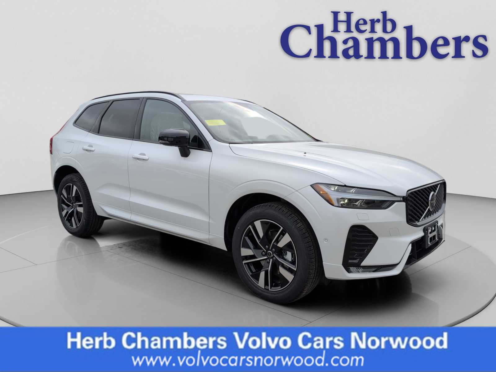 2026 Volvo XC60 Plus's photo