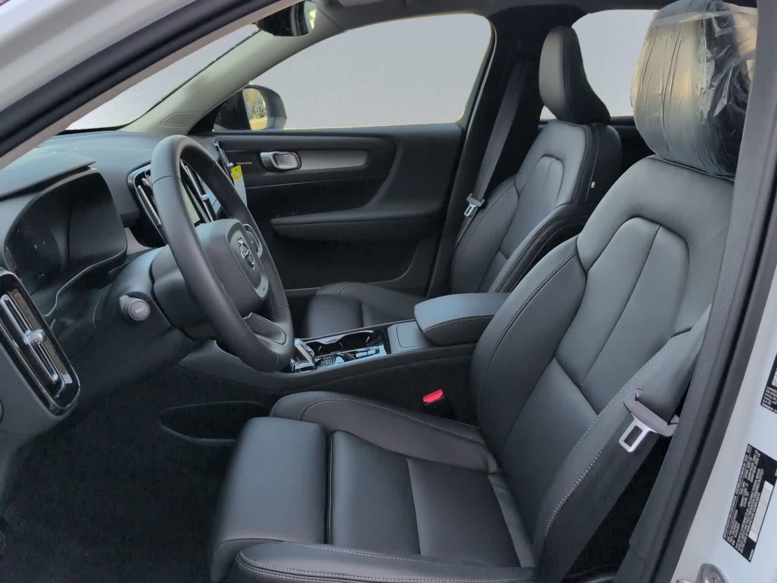 new 2026 Volvo XC40 car, priced at $51,960