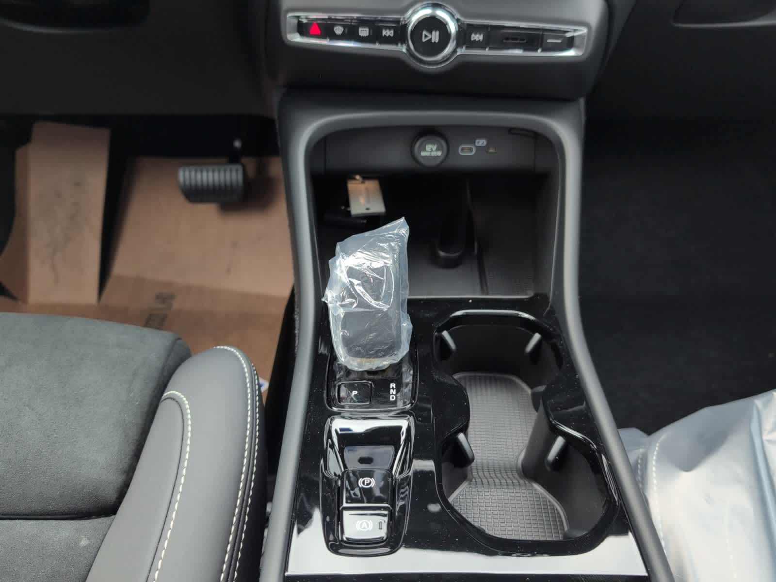 new 2026 Volvo XC40 car, priced at $54,175