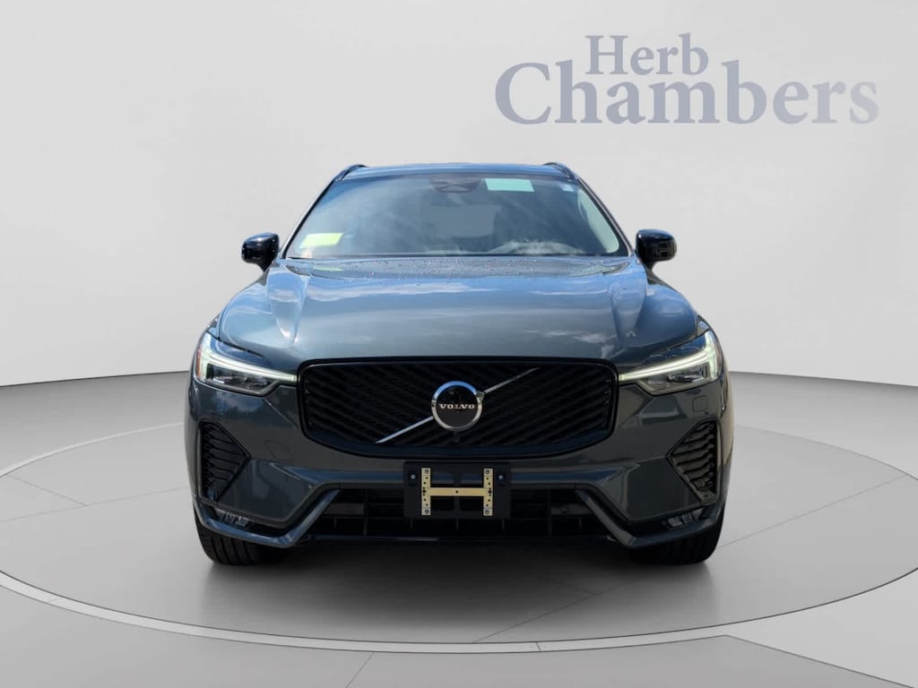 New 2026 Volvo XC60 B5 Core SUV