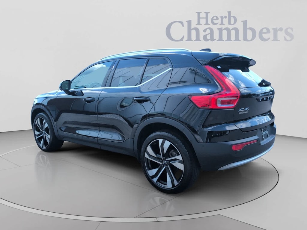 Used 2023 Volvo XC40 B5 AWD Plus Bright SUV