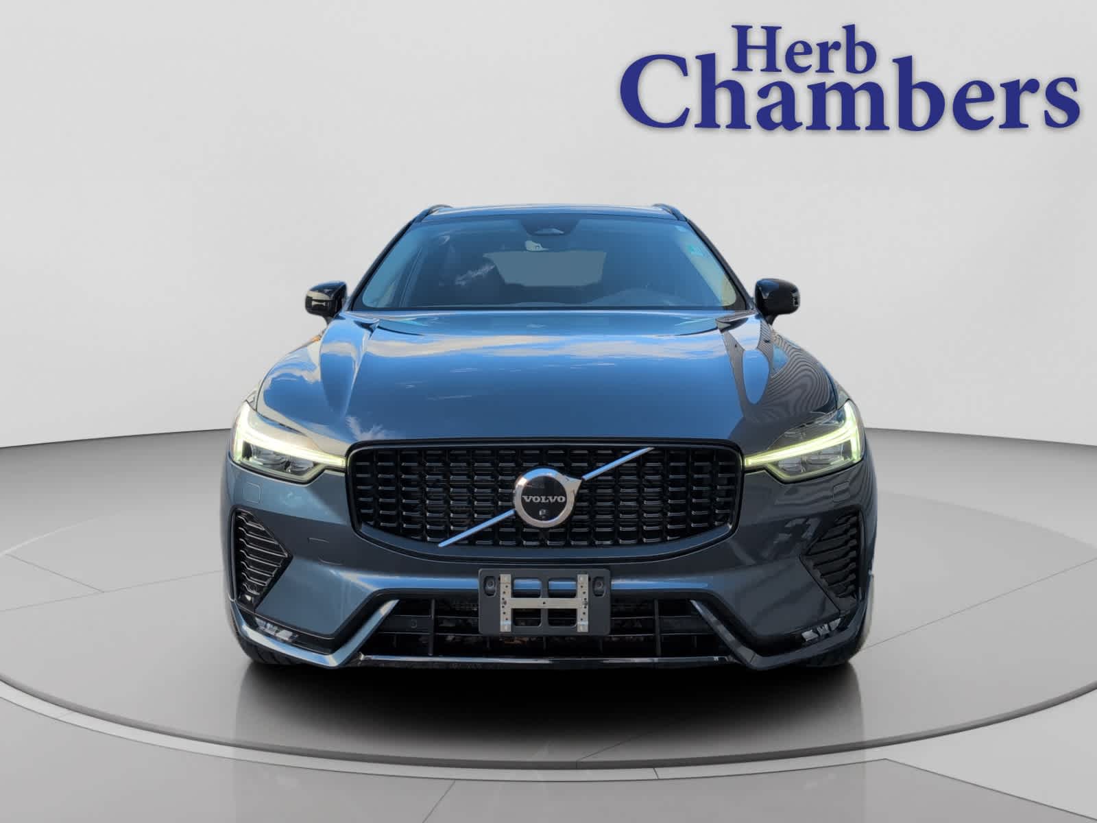 used 2023 Volvo XC60 car, priced at $31,998