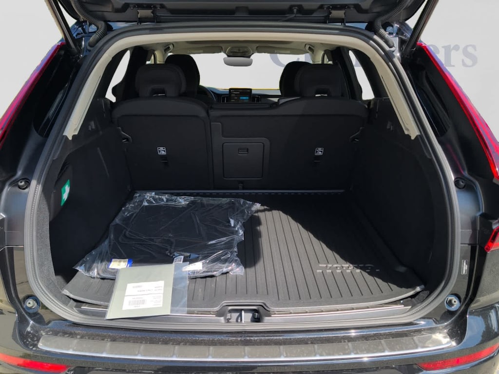 New 2026 Volvo XC60 B5 Plus SUV