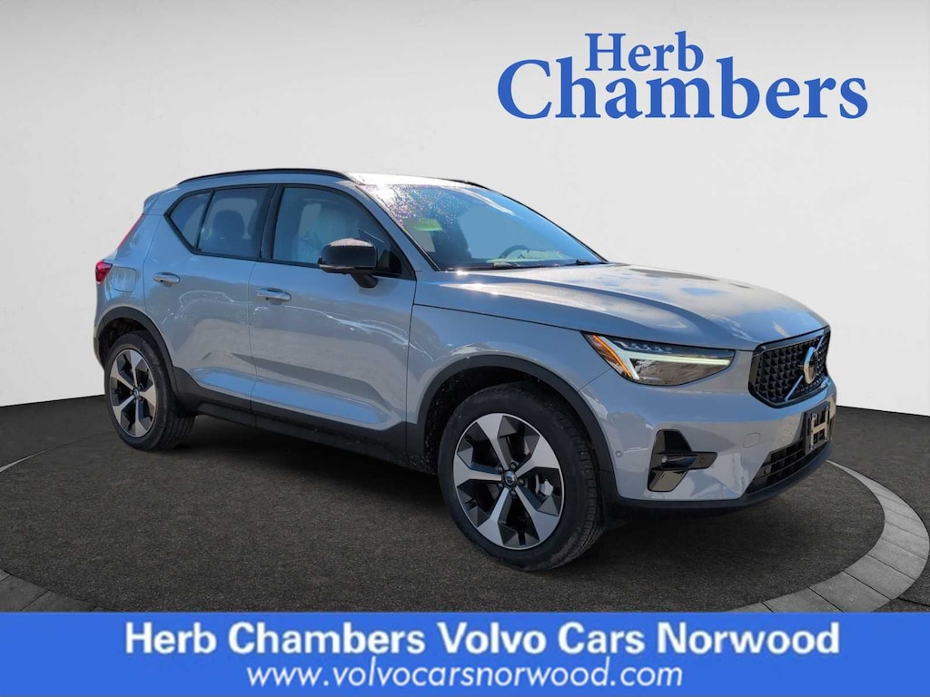 New 2026 Volvo XC40 B5 Plus SUV