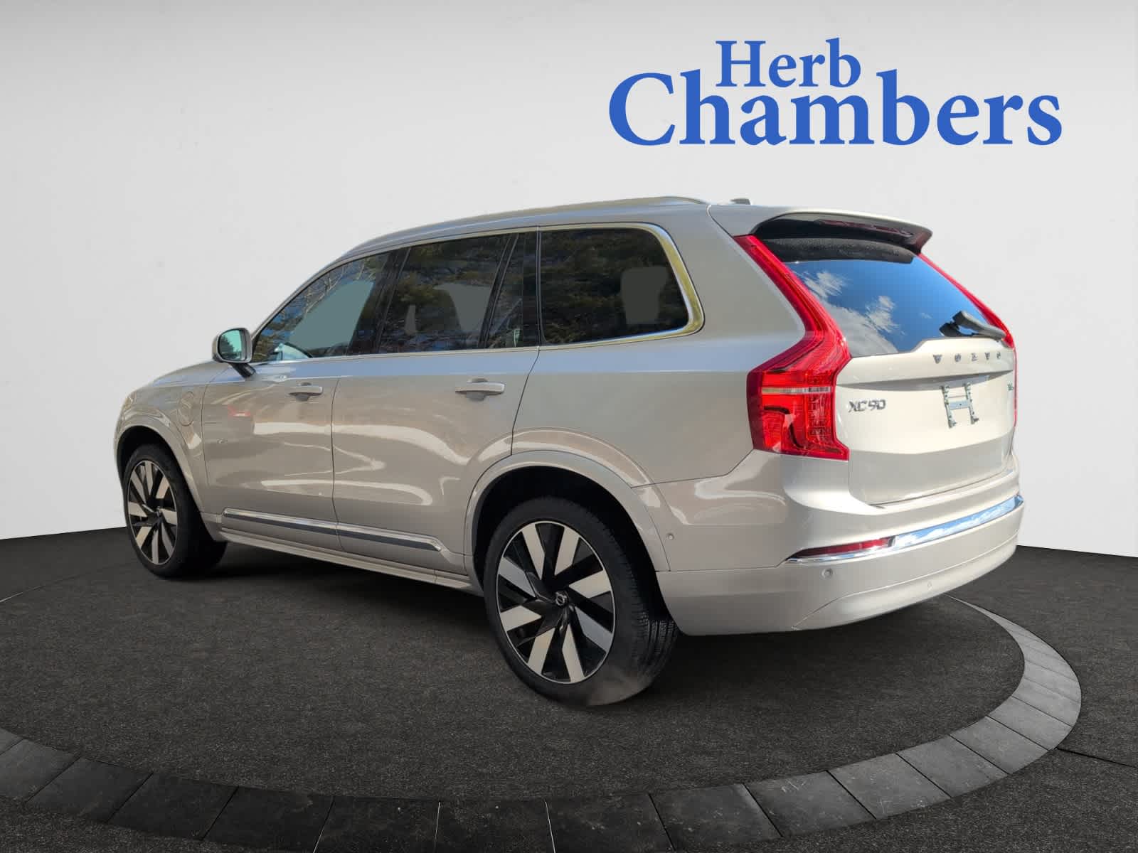 used 2025 Volvo XC90 plug-in hybrid car, priced at $78,455