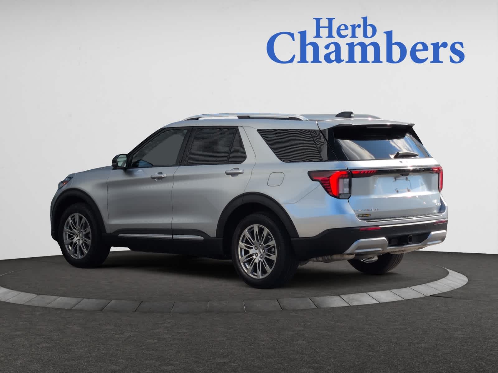 2025 Ford Explorer Platinum photo 3