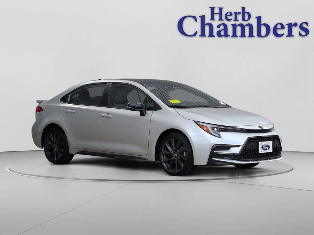 Used 2025 Toyota Corolla SE Sedan