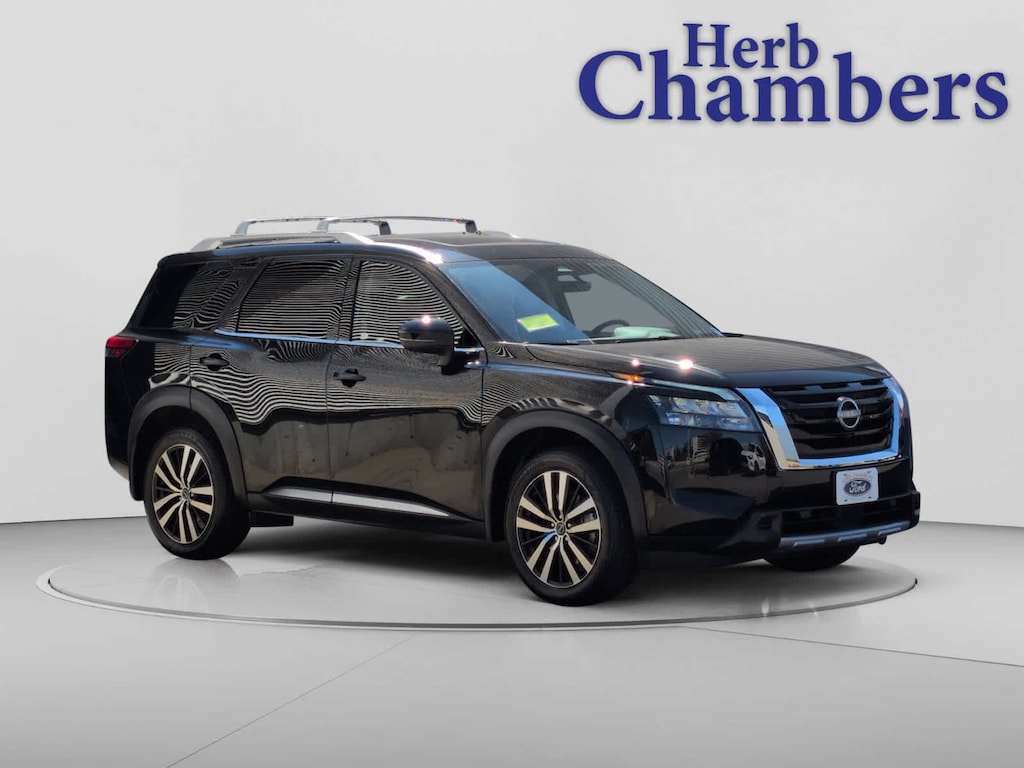 Used 2025 Nissan Pathfinder Platinum SUV