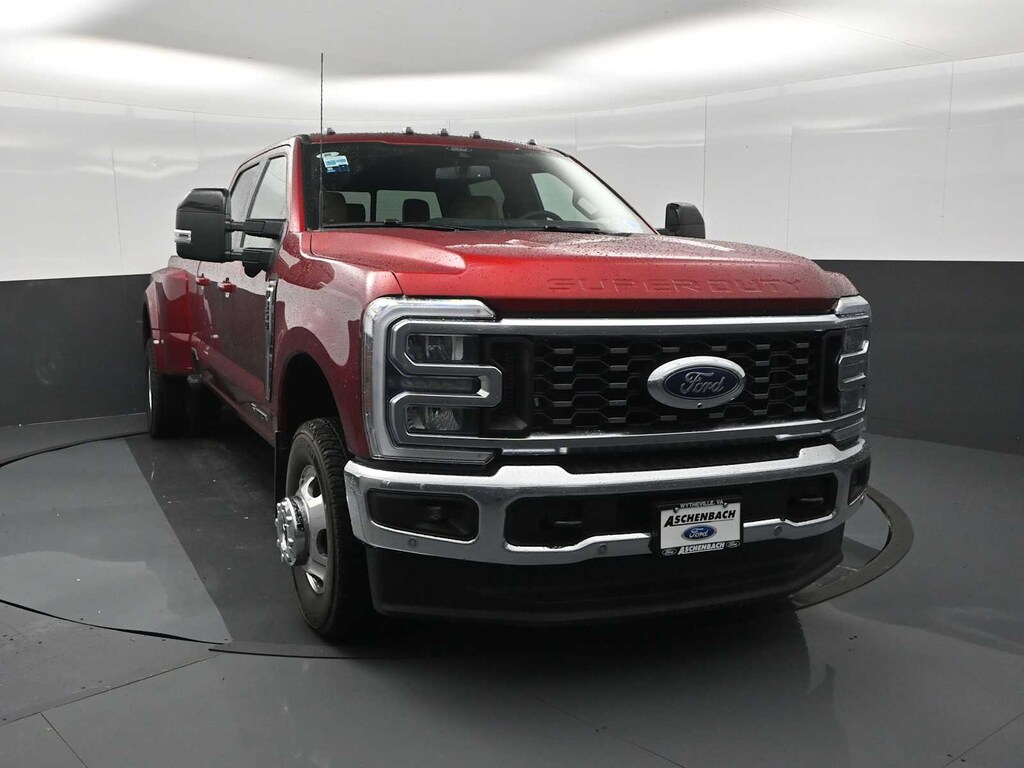 New 2026 Ford Super Duty F-350 DRW Lariat 4WD Crew Cab 8 Box 4WD Crew Cab 8 Box