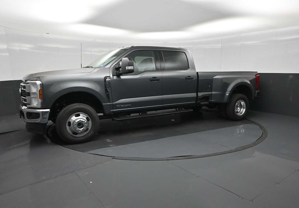 New 2026 Ford Super Duty F-350 DRW XLT 4WD Crew Cab 8 Box 4WD Crew Cab 8 Box