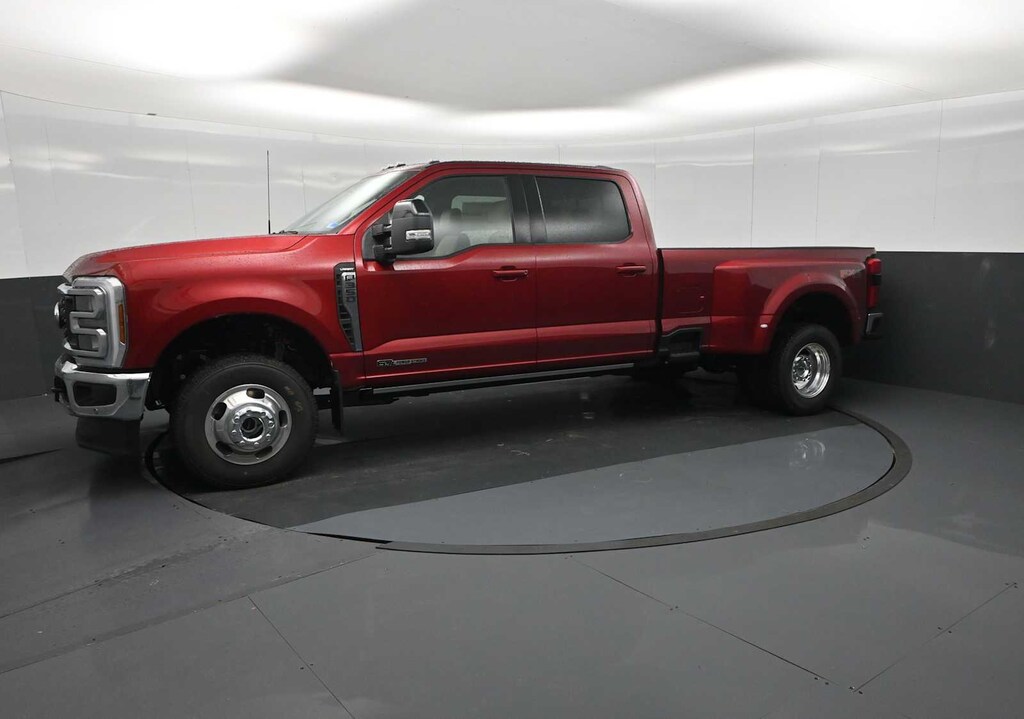 New 2026 Ford Super Duty F-350 DRW Lariat 4WD Crew Cab 8 Box 4WD Crew Cab 8 Box