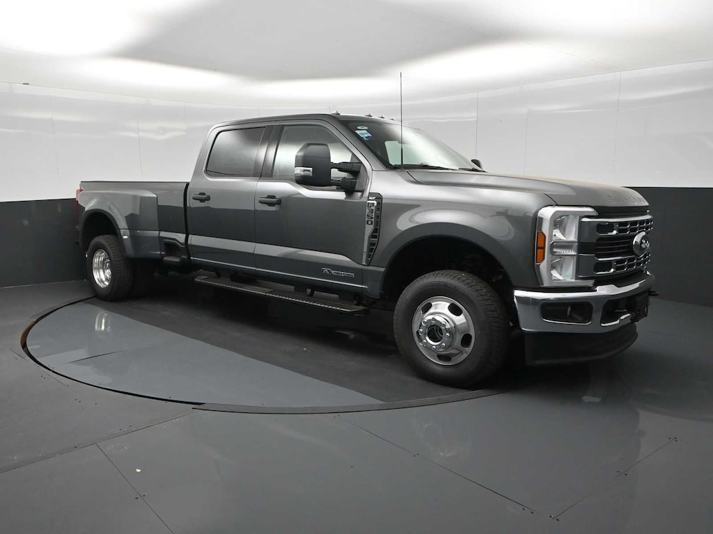 New 2026 Ford Super Duty F-350 DRW XLT 4WD Crew Cab 8 Box 4WD Crew Cab 8 Box