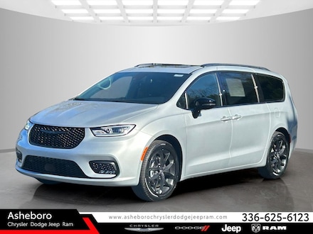 2026 Chrysler Pacifica LIMITED Passenger Van