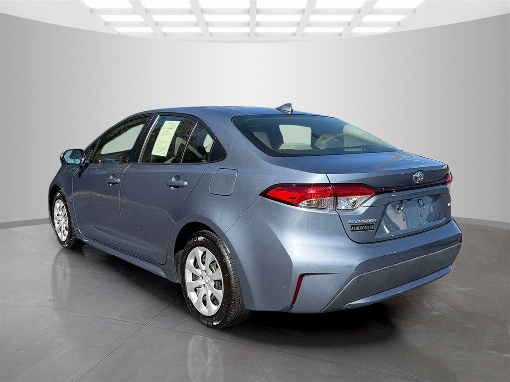 Used 2022 Toyota Corolla LE Sedan