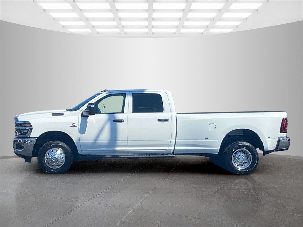 2026 Ram 3500 Tradesman photo 2
