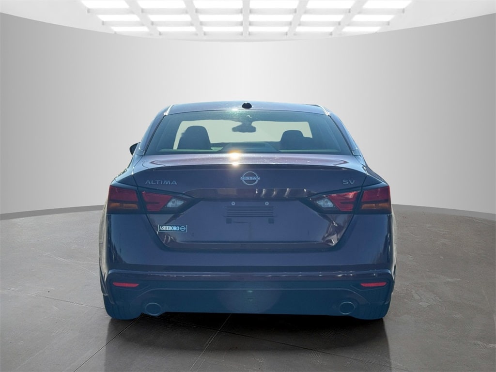 Used 2024 Nissan Altima 2.5 SV Sedan