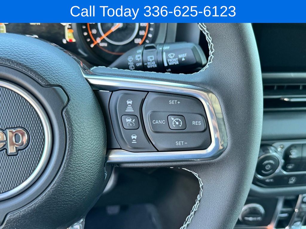 2025 Jeep Wrangler 4-Door Sahara - Photo 15