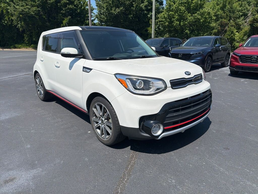 Used 2019 Kia Soul ! Hatchback