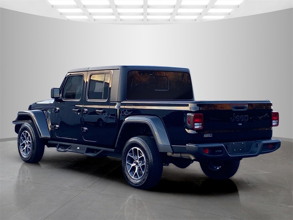 2024 Jeep Gladiator Sport photo 3