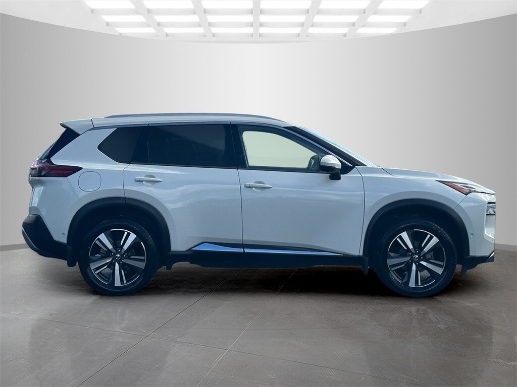 2021 Nissan Rogue Platinum photo 4