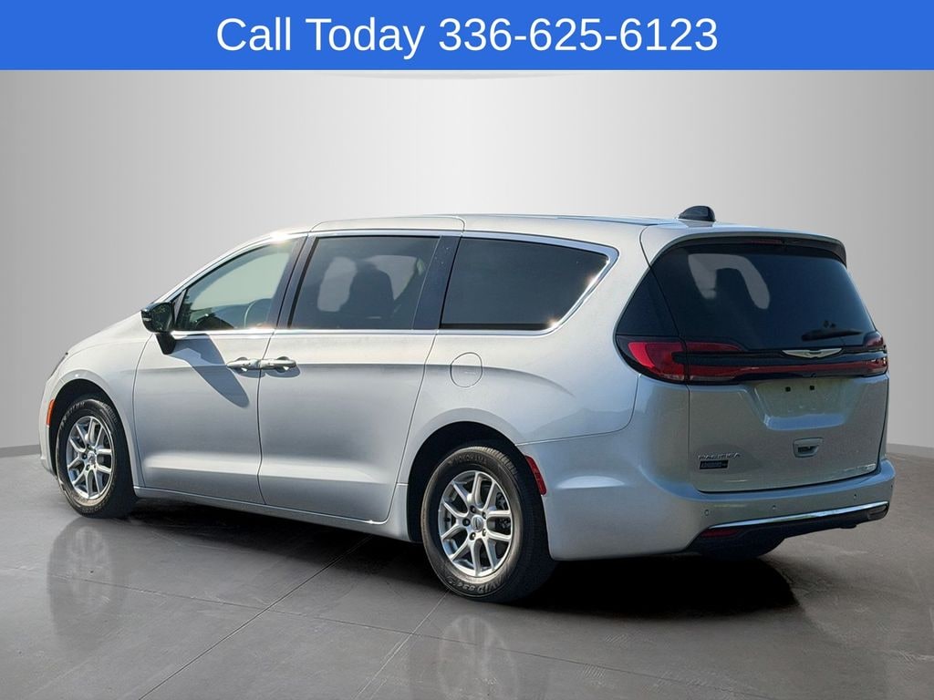 Used 2024 Chrysler Pacifica Touring L Van Passenger Van