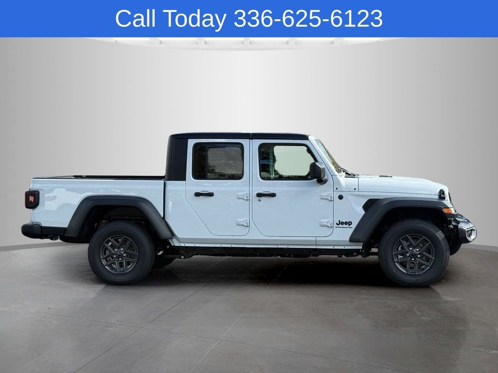 New 2025 Jeep Gladiator SPORT S 4X4 Pickup