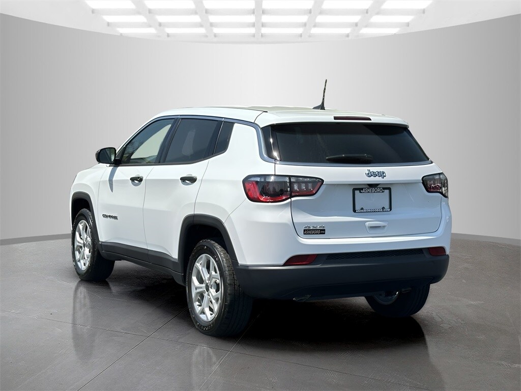 2025 Jeep Compass Sport photo 3