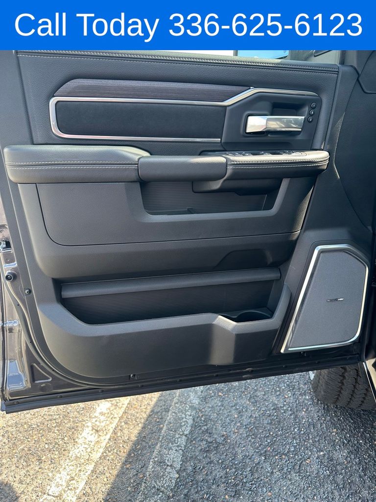 2025 RAM 2500 Laramie - Photo 17