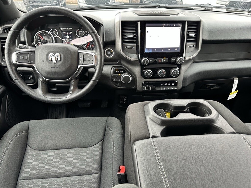 2025 Ram 1500 Tradesman photo 4