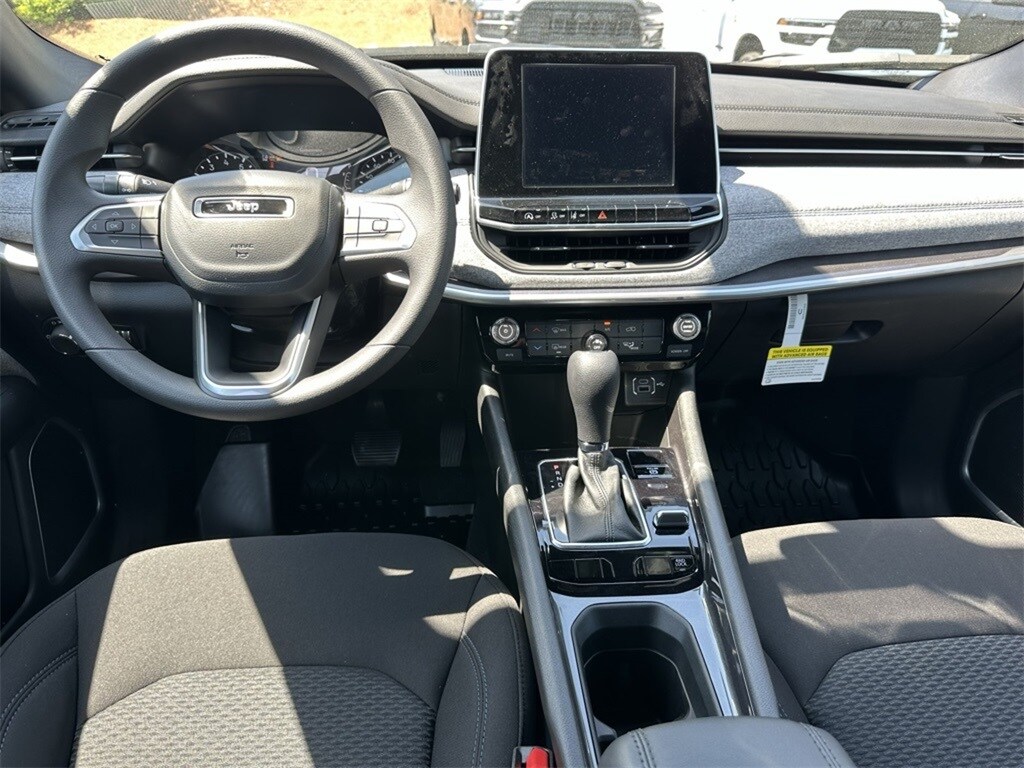 2025 Jeep Compass Sport photo 4