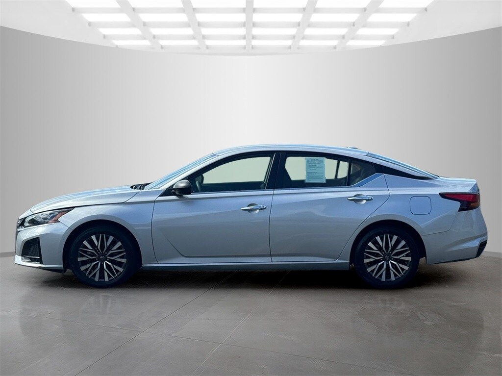 Used 2024 Nissan Altima 2.5 SV Sedan