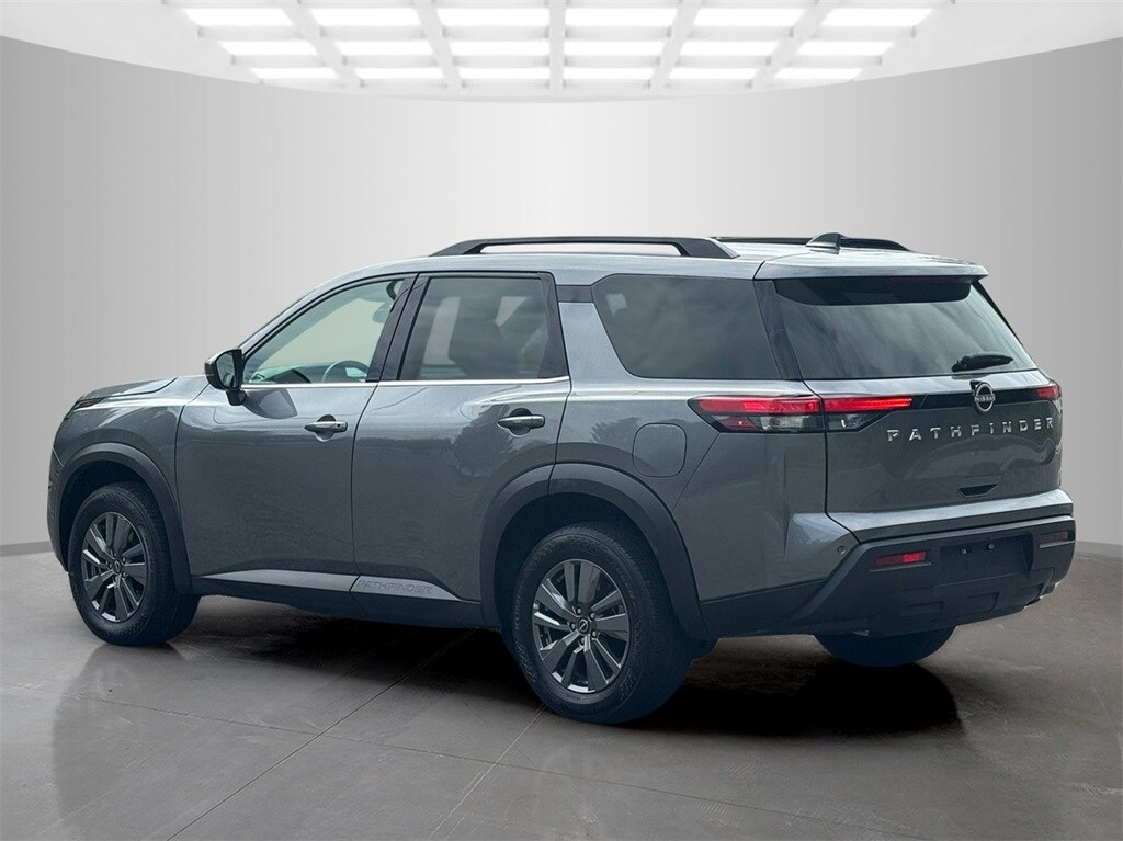 2025 Nissan Pathfinder SV photo 4