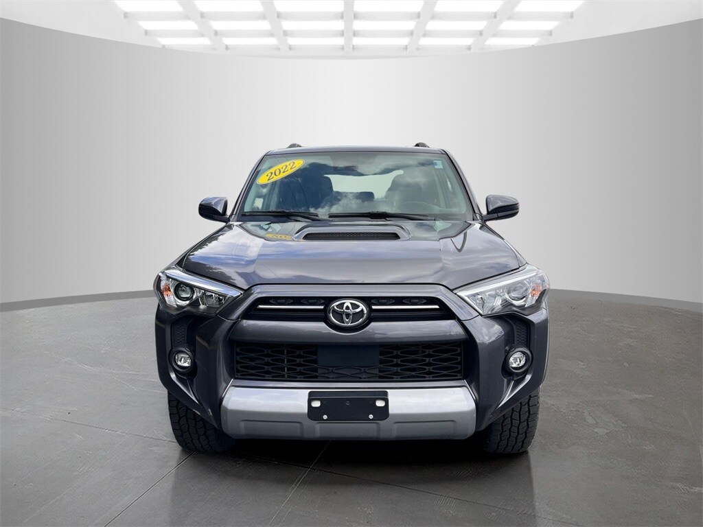 2022 Toyota 4Runner TRD Off-Road photo 2