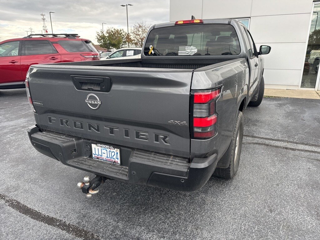 2022 Nissan Frontier S photo 2