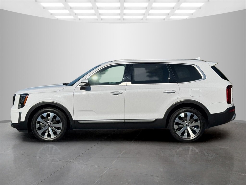 2022 Kia Telluride S photo 3