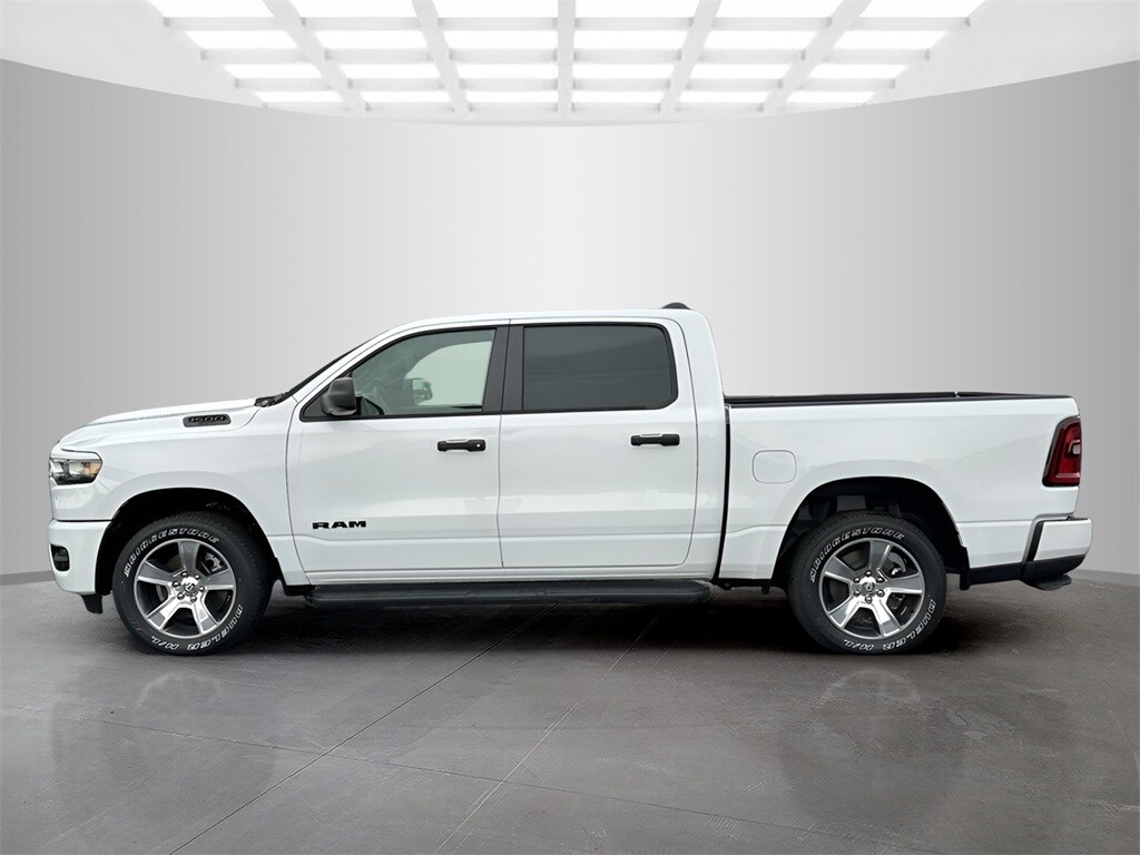 2025 Ram 1500 Tradesman photo 2