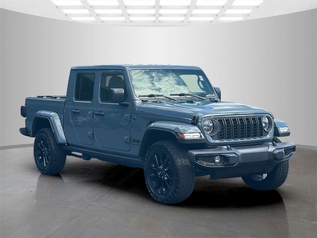 Used 2024 Jeep Gladiator Sport Truck Crew Cab