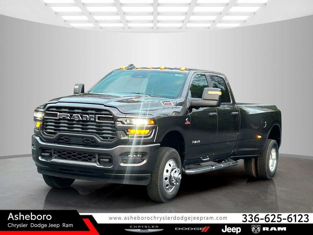 New 2026 Ram 3500 BIG HORN CREW CAB 4X4 8' BOX Pickup