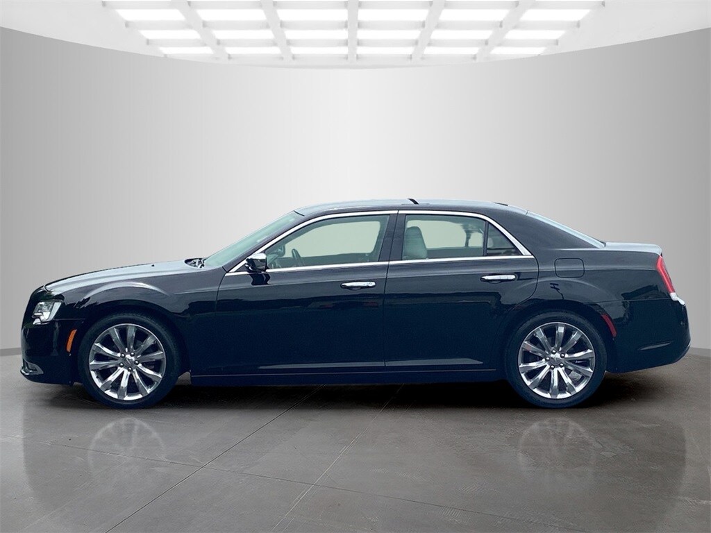 2019 Chrysler 300 Limited photo 2